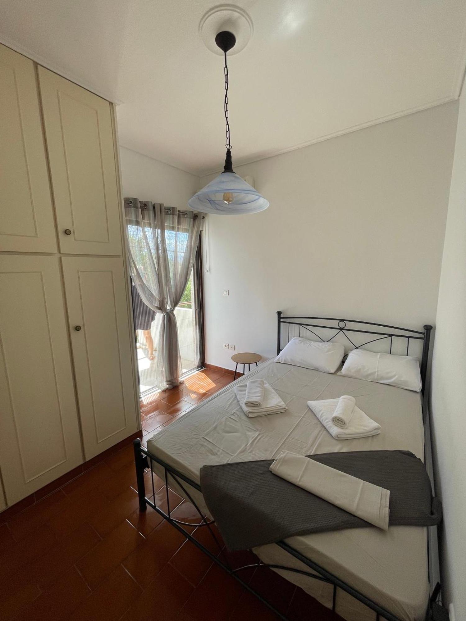 Stunning Beachfront Apartment Stratos Nerantza Экстерьер фото